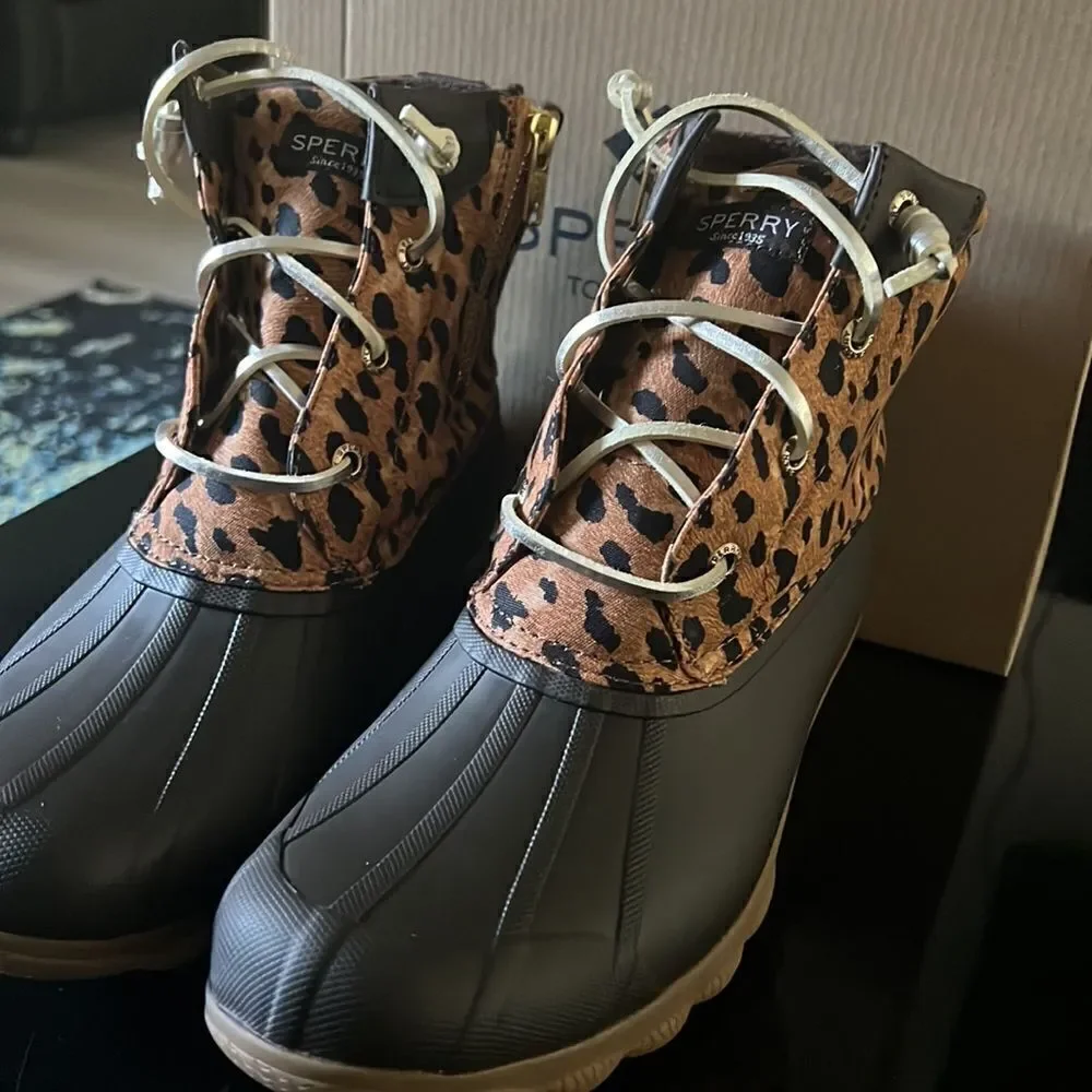 NEW SPERRY gulf duck toe boots 8.5